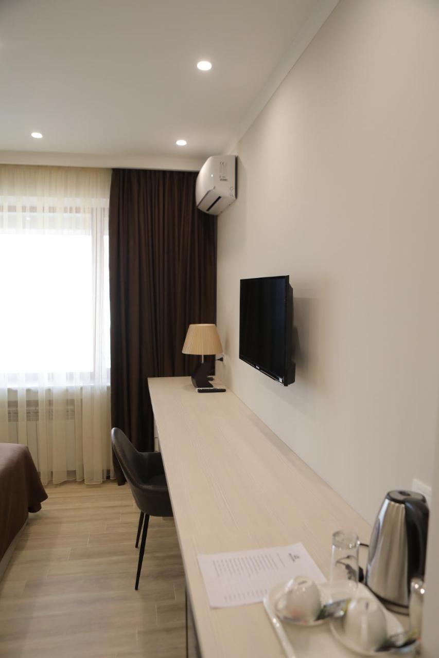 יירבאן 4Room Hotel מראה חיצוני תמונה