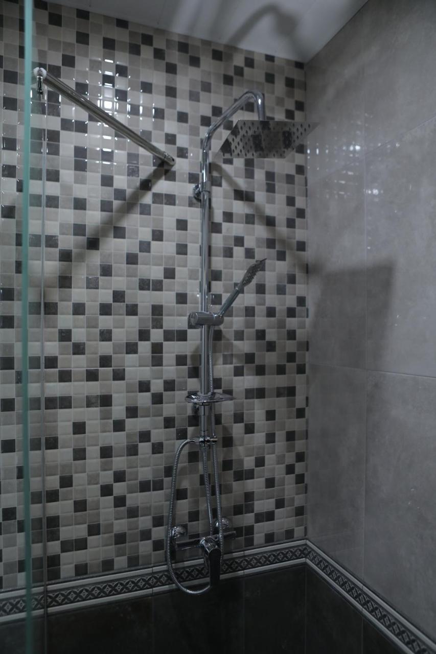 יירבאן 4Room Hotel מראה חיצוני תמונה